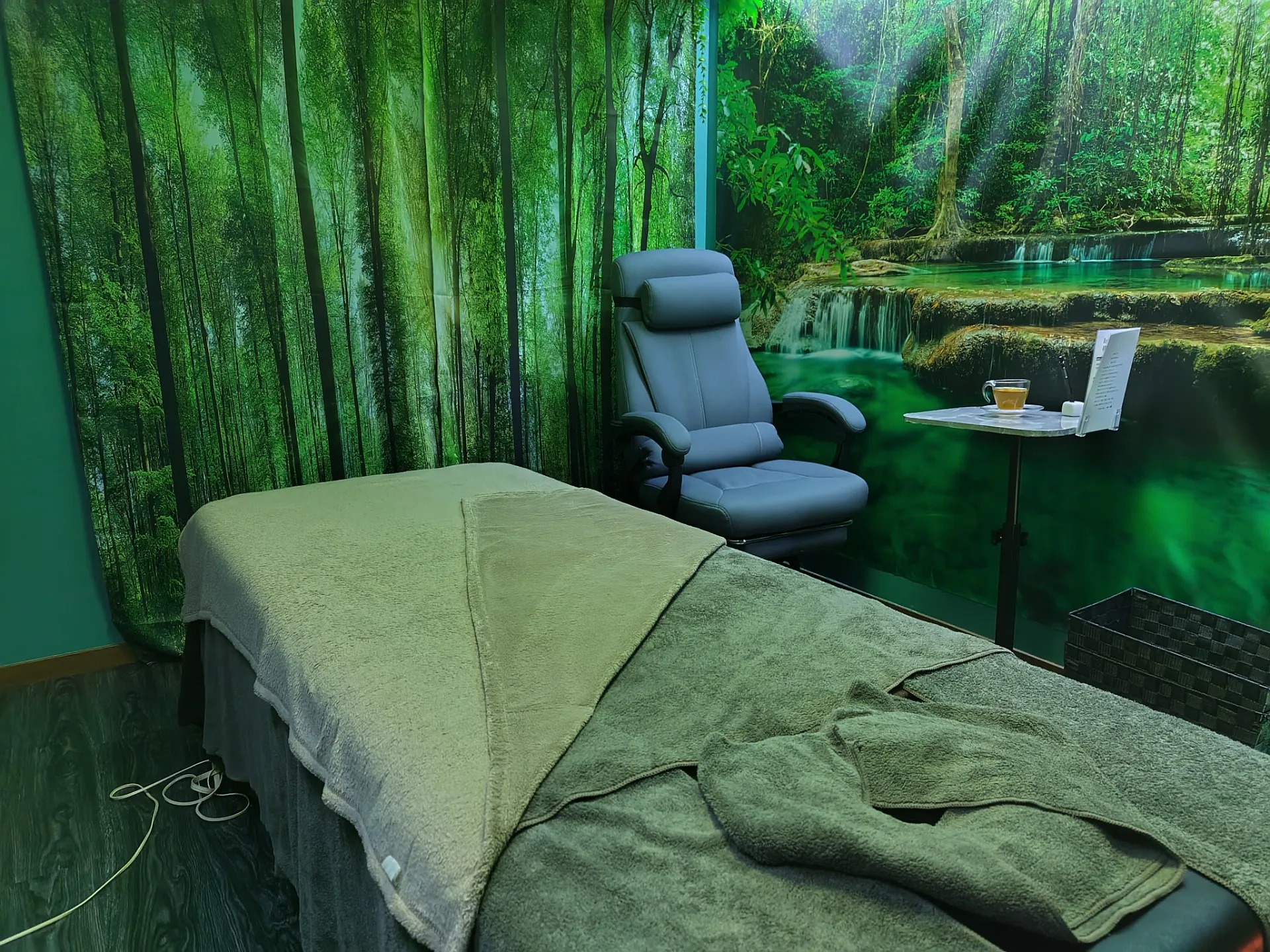 大型商業サロンとプライベートサロンの違い